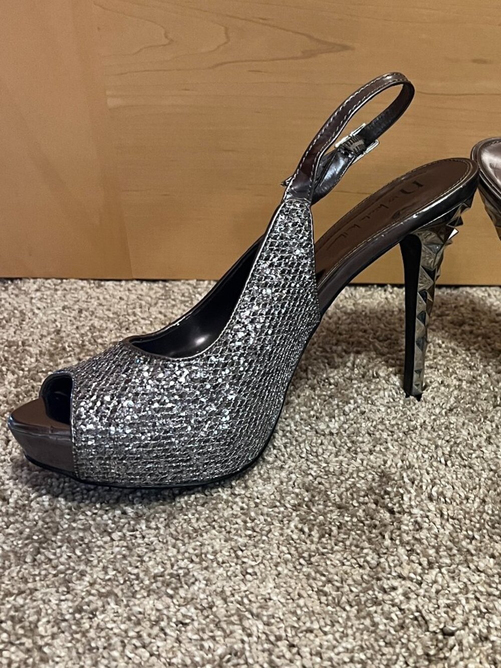 Nicole Miller Silver High Heels: Size 9M
